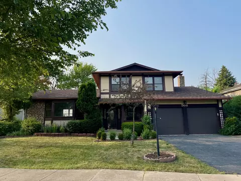 566 Revere Ave, Westmont, IL 60559