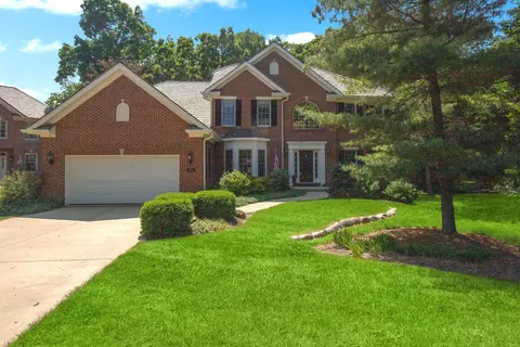 596 Crosswind Ln, Lindenhurst, IL 60046
