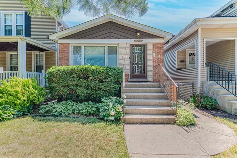 6645 N Ogallah Ave, Chicago, IL 60631
