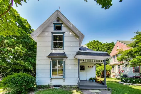 805 S 6th Ave, Saint Charles, IL 60174