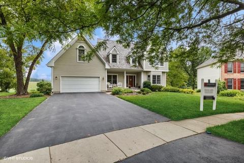 745 Spruce Tree Dr, Cary, IL 60013