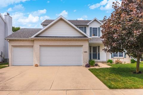 1501 Bay View Ln, Bloomington, IL 61704