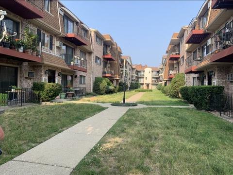 5313 N Delphia Ave #213, Chicago, IL 60656
