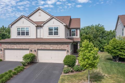 68 Oak Creek Ct, North Aurora, IL 60542