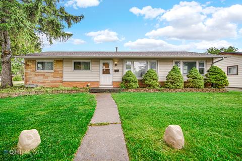 131 Shadywood Ln, Elk Grove Village, IL 60007