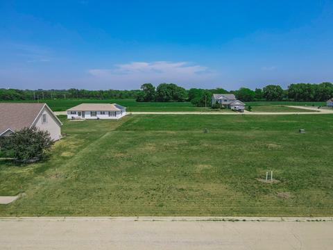 1408 Indian Trl, Kankakee, IL 60901