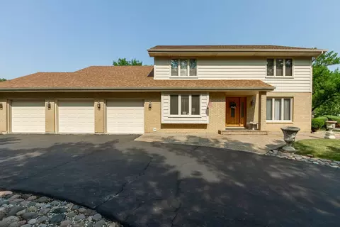 703 Brougham Ln, Oak Brook, IL 60523
