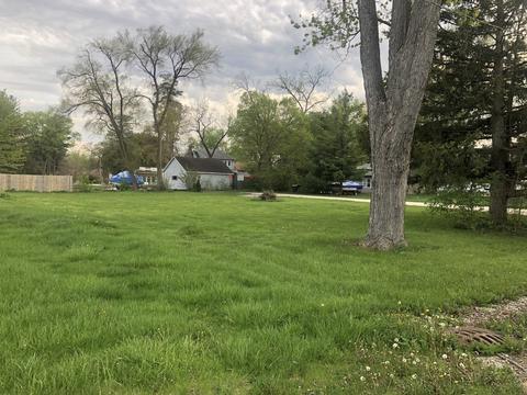 25063 W 3rd St, Antioch, IL 60002