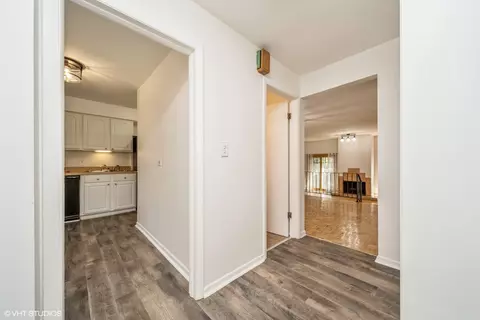 1174 E 53rd St, Chicago, IL 60615 photo 3