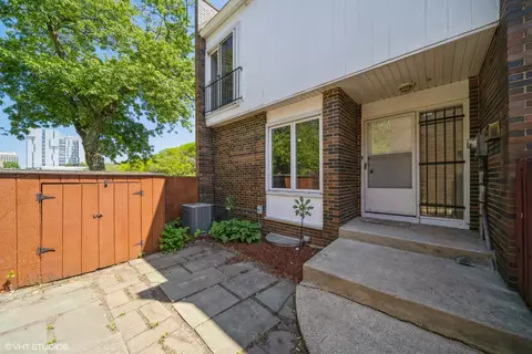 1174 E 53rd St, Chicago, IL 60615 photo 2