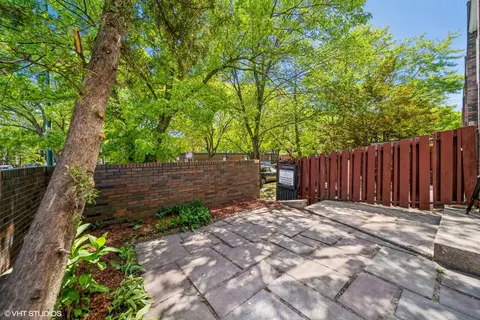 1174 E 53rd St, Chicago, IL 60615 photo 18