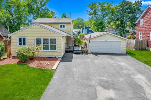 1530 Grove Dr, Round Lake Beach, IL 60073