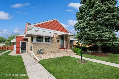 9522 Garfield Ave, Brookfield, IL 60513