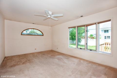 225 E Hawthorne Blvd, Wheaton, IL 60187 photo 9