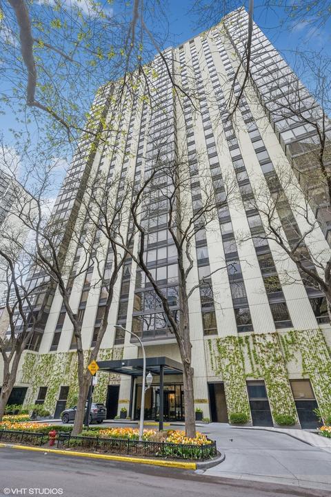 100 E Bellevue Pl #28D, Chicago, IL 60611