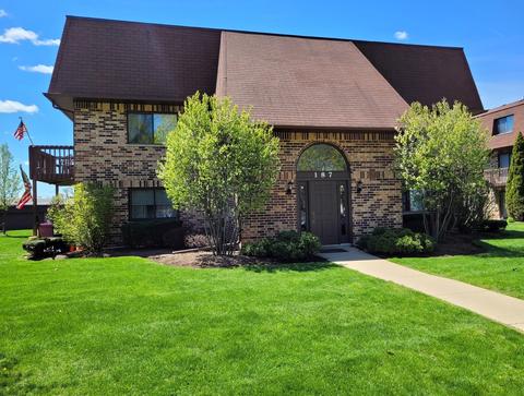 187 Uteg St #208B, Crystal Lake, IL 60014