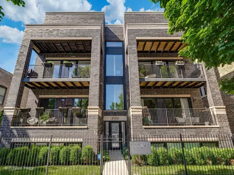 2122 W Crystal St #2W, Chicago, IL 60622