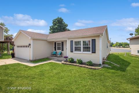 7 Windsor Ct, Streamwood, IL 60107