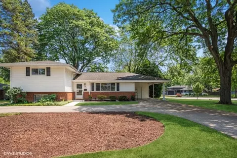 3208 Bellwood Ln, Glenview, IL 60026