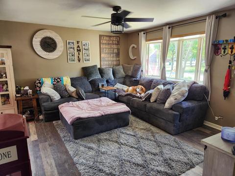 185 Fletcher Dr, Wheeling, IL 60090 photo 2
