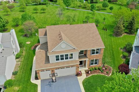 10748 Nantucket Ln, Huntley, IL 60142