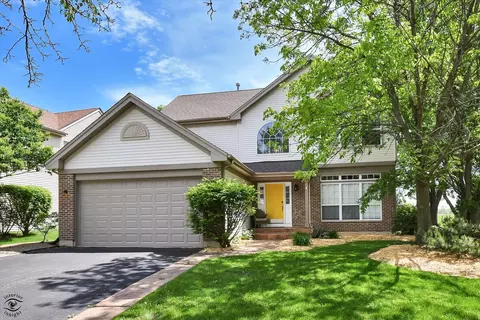 636 Pearces Ford Rd, Oswego, IL 60543