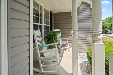 39 W250 E Mallory Dr, Geneva, IL 60134 photo 5