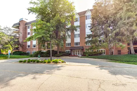 205 Rivershire Ln #410, Lincolnshire, IL 60069