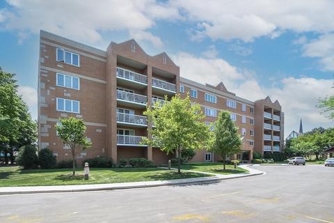 7450 N Waukegan Rd #302, Niles, IL 60714