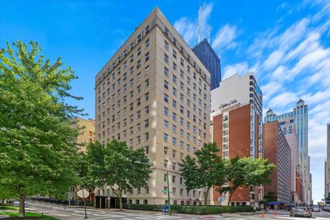 233 E Walton Pl #4, Chicago, IL 60611