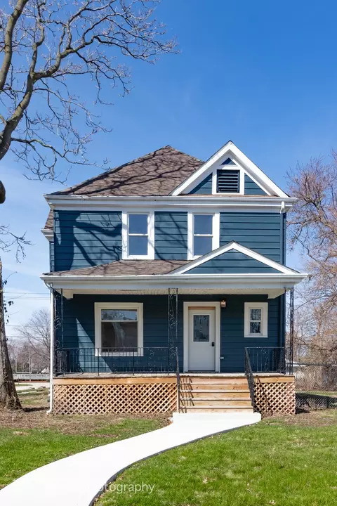 900 N 8th Ave, Maywood, IL 60153
