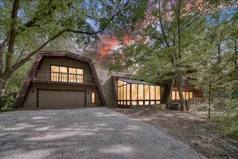 3355 Old Mill Rd, Highland Park, IL 60035