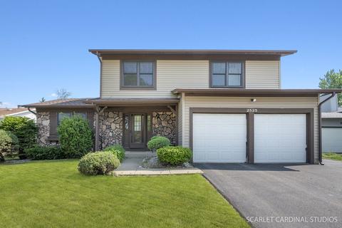 2525 Brook Ln, Aurora, IL 60504