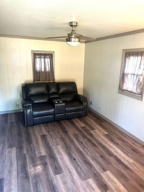 458 E Pine St, Paxton, IL 60957 photo 2