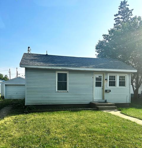 458 E Pine St, Paxton, IL 60957