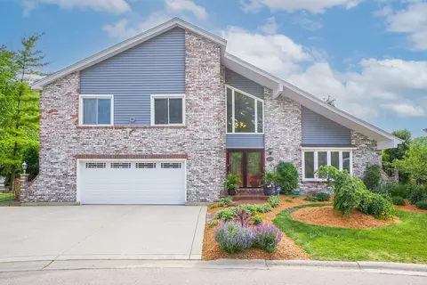 6508 Fernwood Dr, Lisle, IL 60532