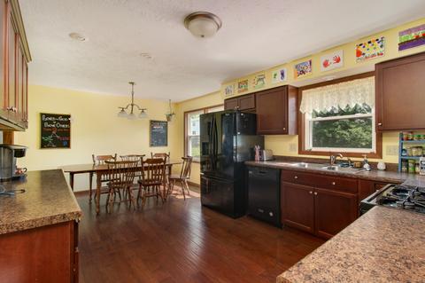2008 Single Tree Ln, Bloomington, IL 61704 photo 8