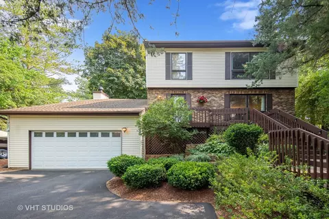 4417 S Nancy Dr S, Crystal Lake, IL 60014
