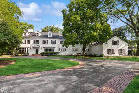 120 W Alden Ln, Lake Forest, IL 60045