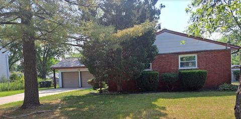 153 N Clark Dr, Palatine, IL 60067