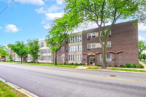 1301 W Touhy Ave #212, Park Ridge, IL 60068