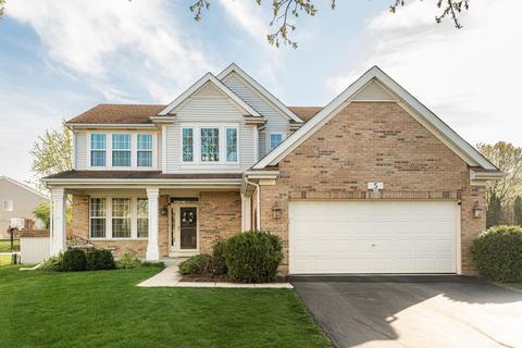 5 Cardinal Ct, Streamwood, IL 60107