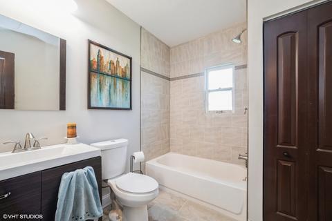 684 Forest Ave, Elgin, IL 60120 photo 9