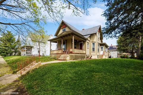 684 Forest Ave, Elgin, IL 60120