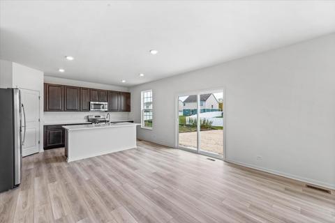 133 Hedgerow Dr, Elgin, IL 60124 photo 14