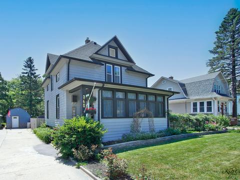 360 Mchenry Ave, Woodstock, IL 60098