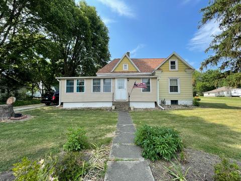 303 W Church St, Sadorus, IL 61872