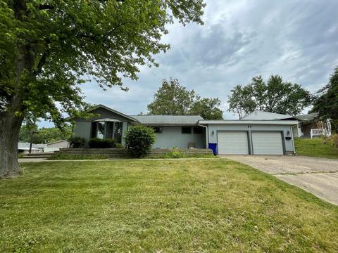 24 Wyoming Dr, Decatur, IL 62526
