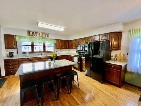 2255 Lowry St, Aurora, IL 60506 photo 6