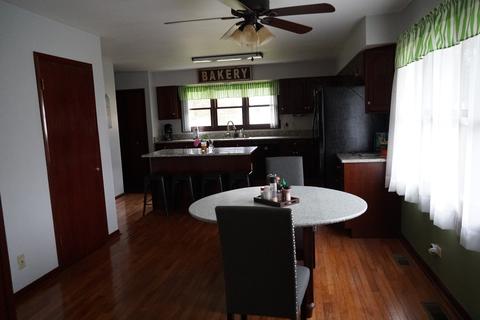 2255 Lowry St, Aurora, IL 60506 photo 10